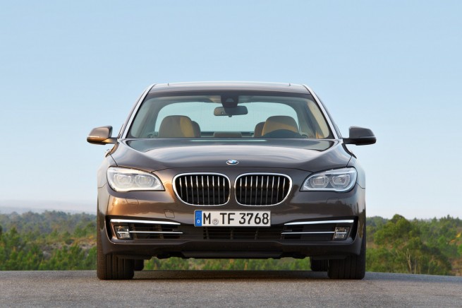 2013-bmw-7-series-long-wheelbase-exterior-09