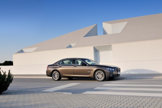 2013-bmw-7-series-long-wheelbase-exterior-10