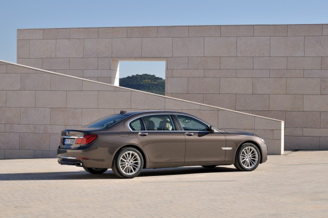 2013-bmw-7-series-long-wheelbase-exterior-21
