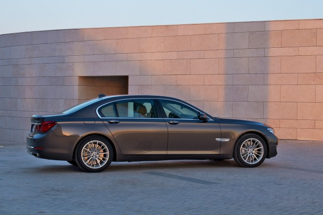 2013-bmw-7-series-long-wheelbase-exterior-28