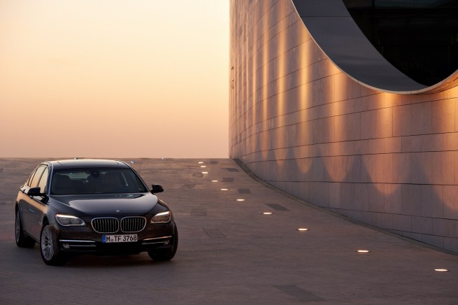 2013-bmw-7-series-long-wheelbase-exterior-29