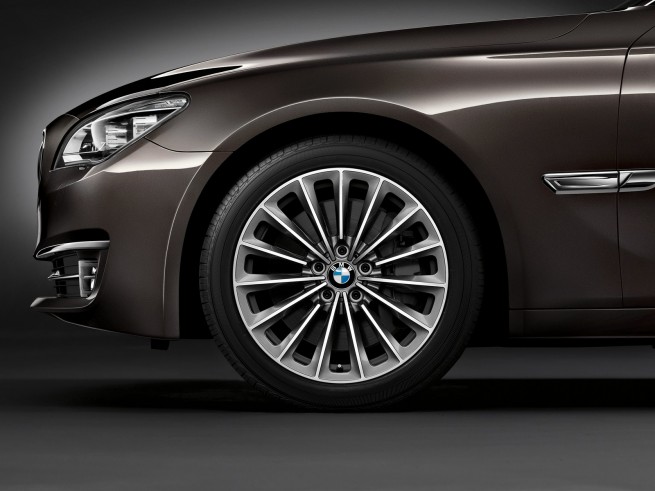 2013-bmw-7-series-long-wheelbase-exterior-33