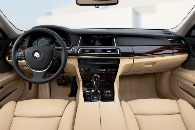 2013-bmw-7-series-long-wheelbase-interior-04