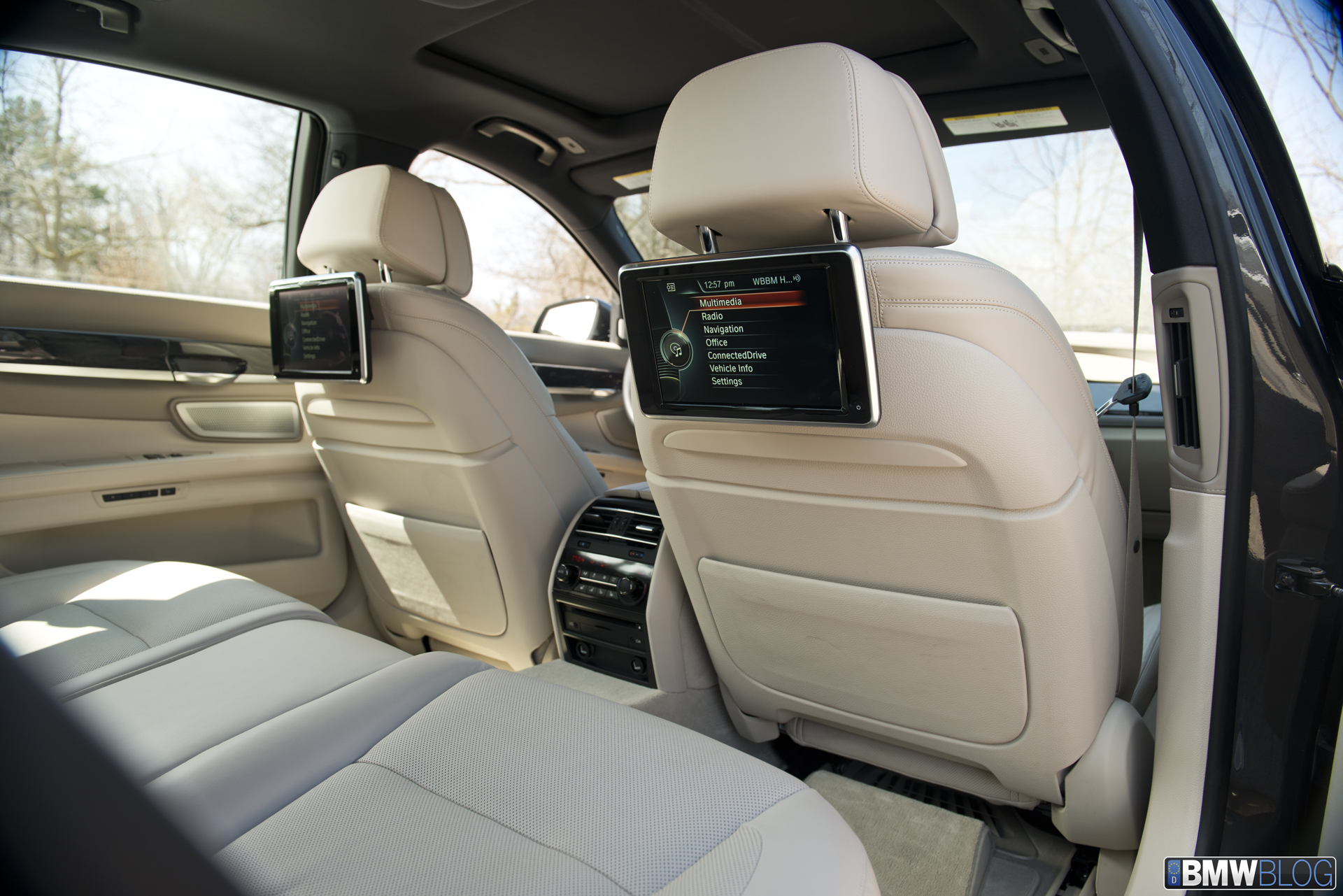 Bmw 750 rear seat entertainment #6