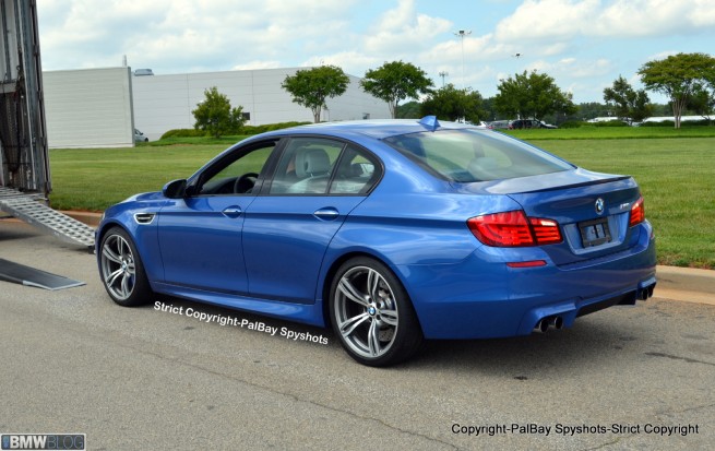 2013-bmw-m5-performance-center--05