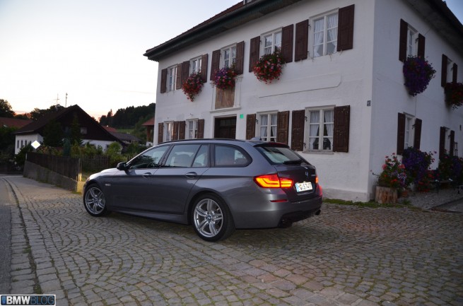 2013-bmw-m550d-touring-30