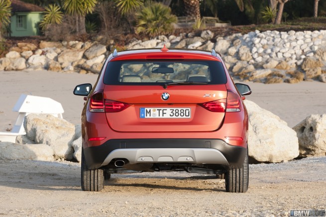 2013-bmw-x1-26