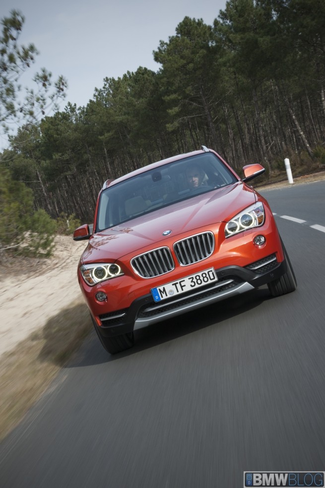 2013-bmw-x1-33