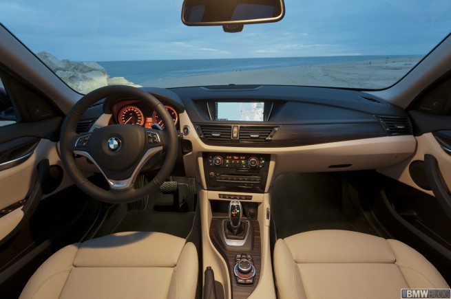 2013-bmw-x1-58