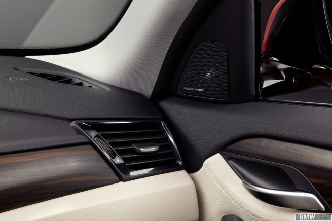 2013-bmw-x1-68