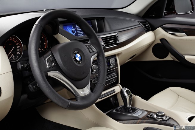 2013-bmw-x1-77