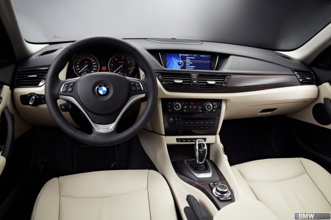 2013-bmw-x1-78