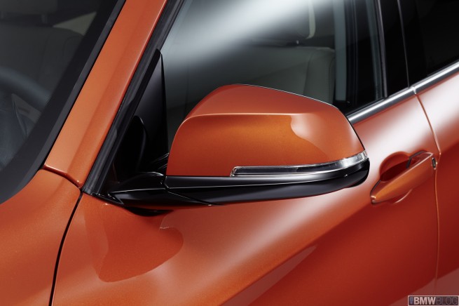 2013-bmw-x1-79