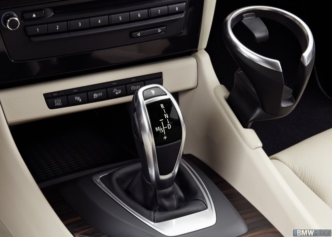 2013-bmw-x1-96