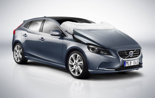 2013_volvo_v40_official_16_airbag_1-0524