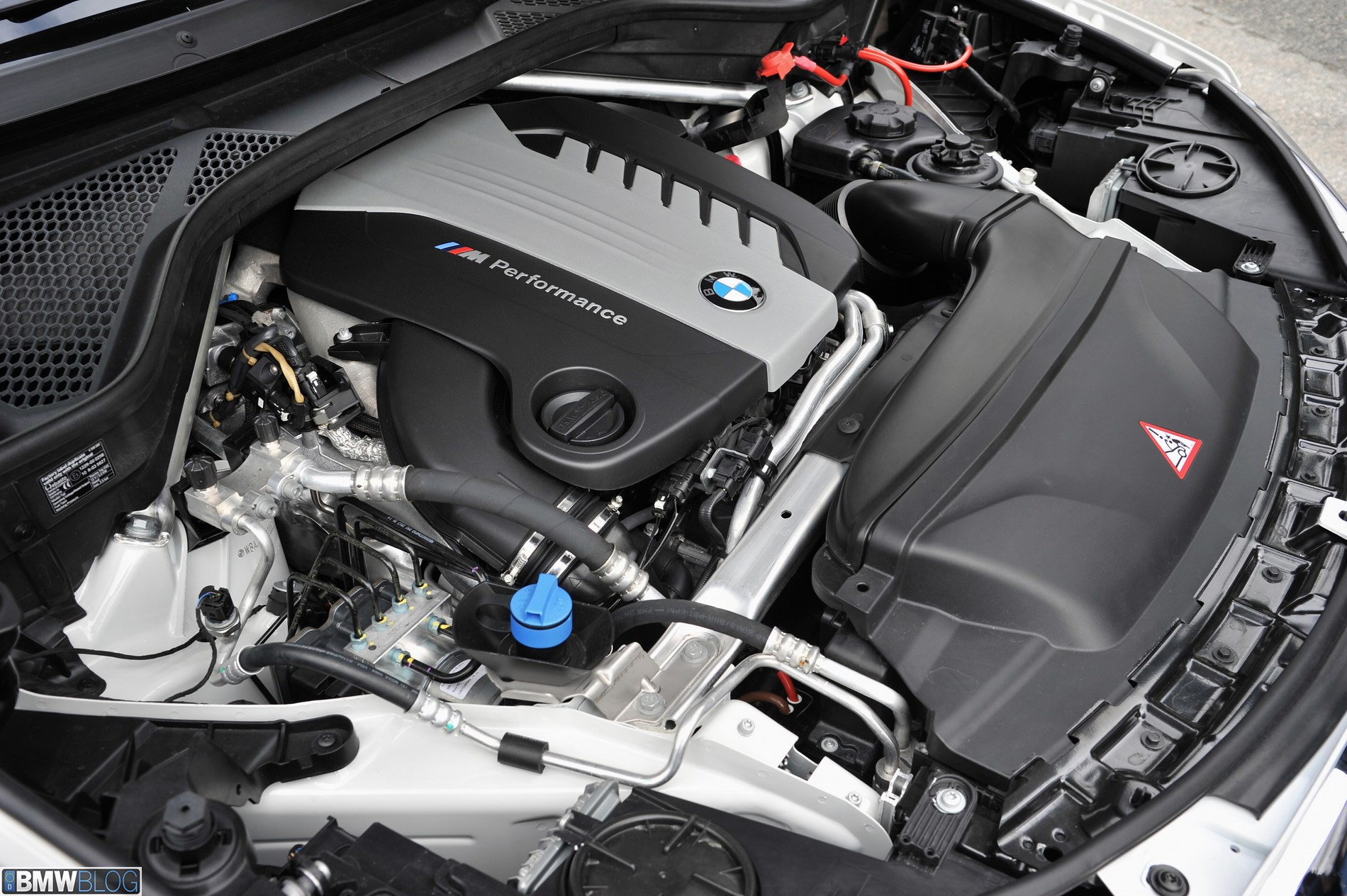 2014-bmw-x5-m50d-image-07.jpg