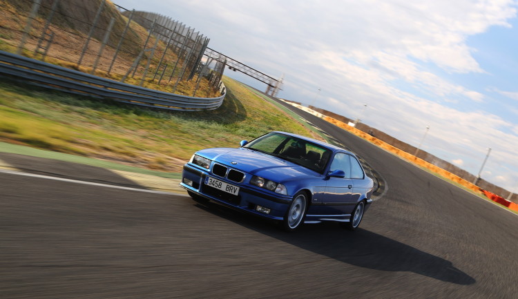 E36-BMW-M3-race-track-6