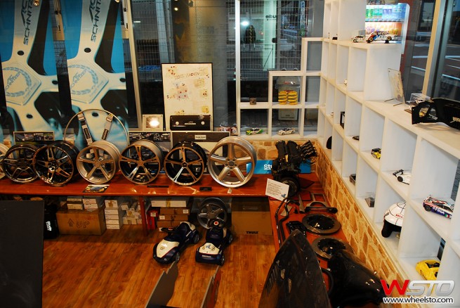 WHEELSTO visits STUDIE AG/Base! in Yokohama, Japan