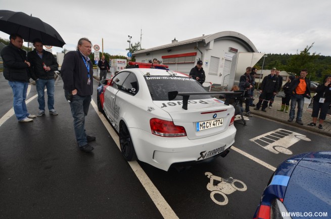 BMW-1M-safety-car-08