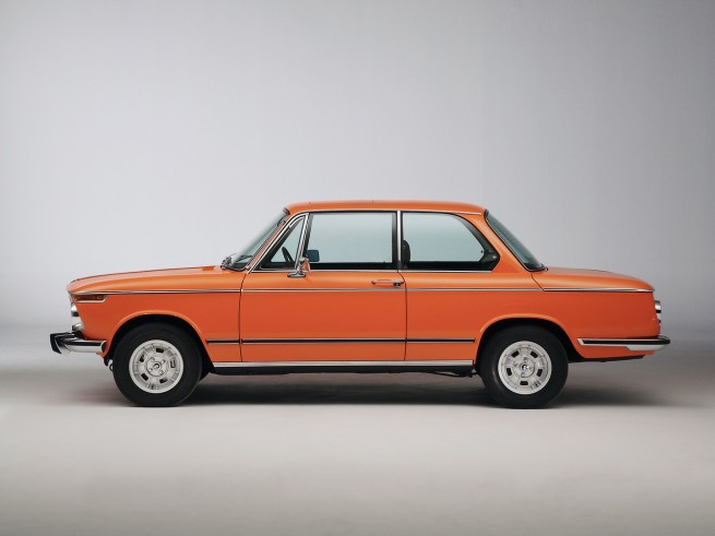 BMW-2002-tii-Reconstructed-Side-Studio-1280x960