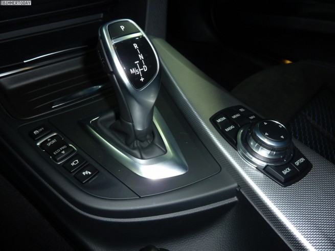BMW-3er-Touring-F31-M-Sportpaket-330d-2012-Innenraum-09