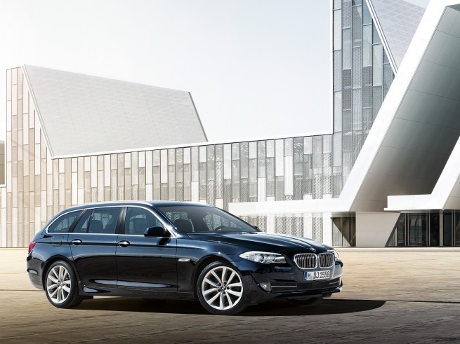 BMW-5er-Touring-F11-Wallpaper-02