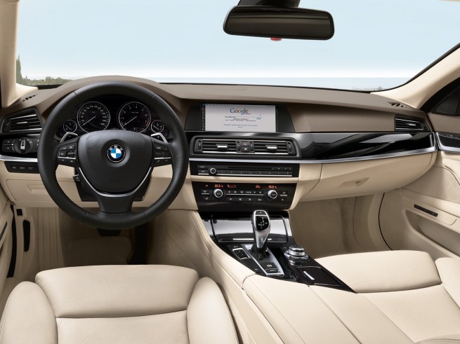 BMW-5er-Touring-F11-Wallpaper-04