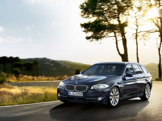 BMW-5er-Touring-F11-Wallpaper-06