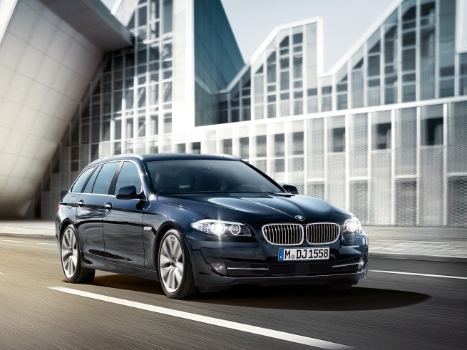 BMW-5er-Touring-F11-Wallpaper-08