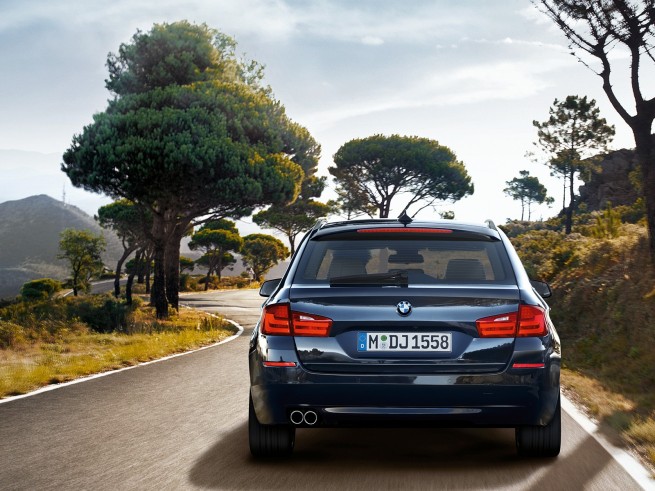 BMW-5er-Touring-F11-Wallpaper-09