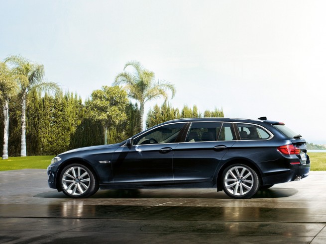 BMW-5er-Touring-F11-Wallpaper-12