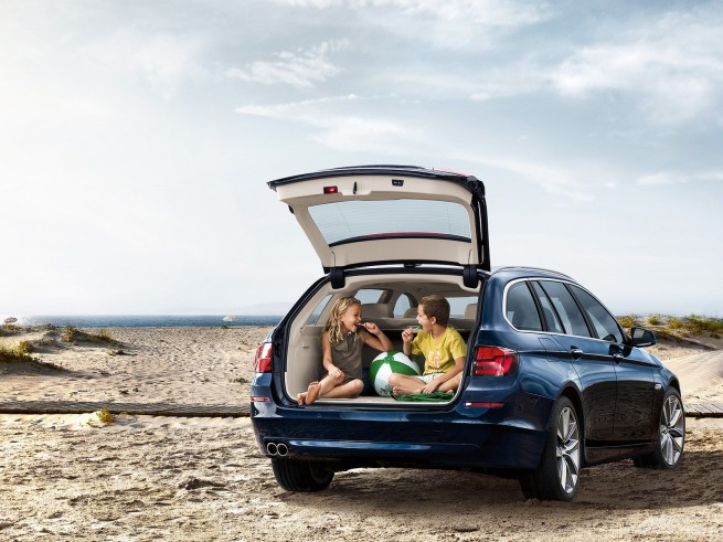 BMW-5er-Touring-F11-Wallpaper-13