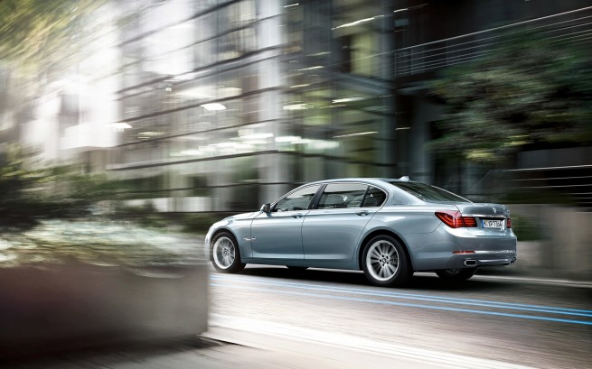 BMW-7-Series-ActiveHybrid-Wallpaper-04-1920x1200