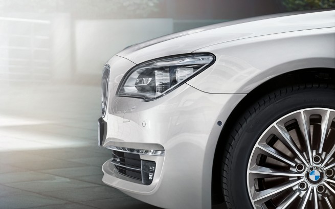 BMW-7-Series-Wallpaper-08-1920x1200