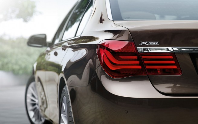 BMW-7-Series-Wallpaper-09-1920x1200