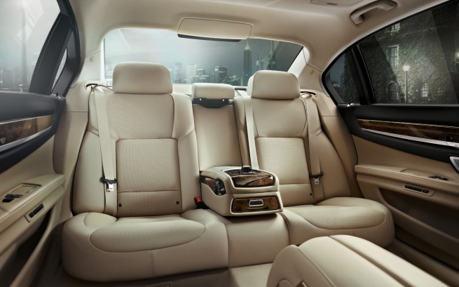 BMW-7-Series-Wallpaper-21-1920x1200
