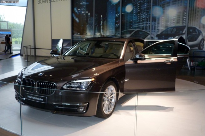 BMW-7er-F01-Facelift-LCI-2012-BMW-Welt-Muenchen-09