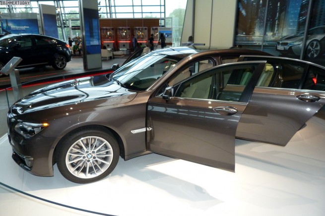 BMW-7er-F01-Facelift-LCI-2012-BMW-Welt-Muenchen-18