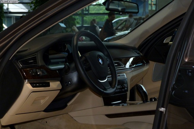 BMW-7er-F01-Facelift-LCI-2012-BMW-Welt-Muenchen-33