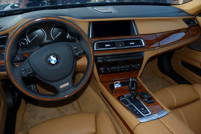 BMW-7er-Facelift-F02-LCI-760Li-Individual-Interieur-2012-08