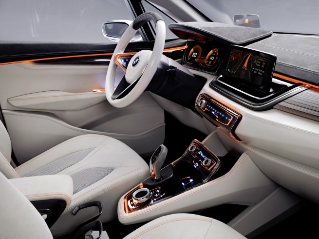BMW-Active-Tourer-Concept-interior-09