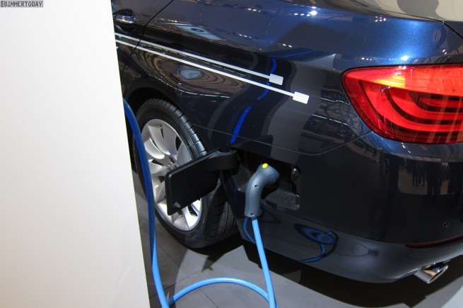 BMW-Brilliance-5er-F18-New-Energy-Vehicle-Shanghai-2011-02