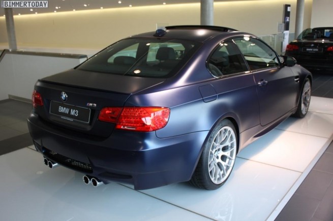 BMW-Frozen-Dark-Blue-Metallic-M3-E92-02