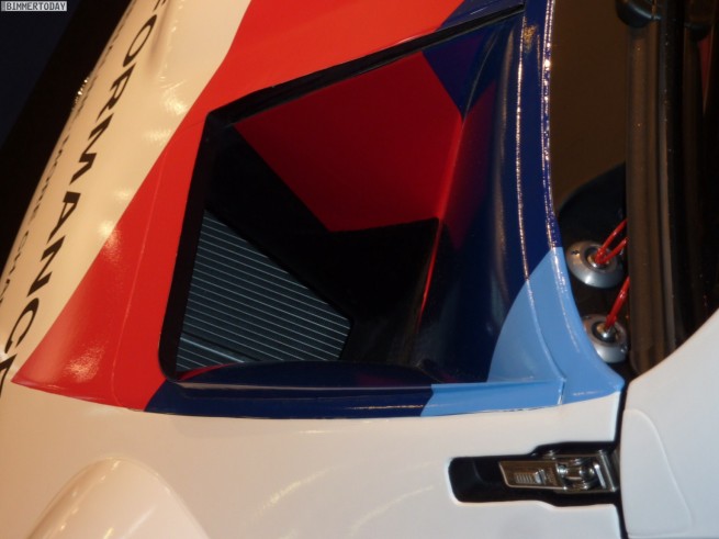 BMW-M3-DTM-2012-E92-Essen-Motor-Show-2011-04