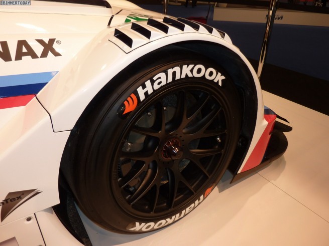 BMW-M3-DTM-2012-E92-Essen-Motor-Show-2011-17