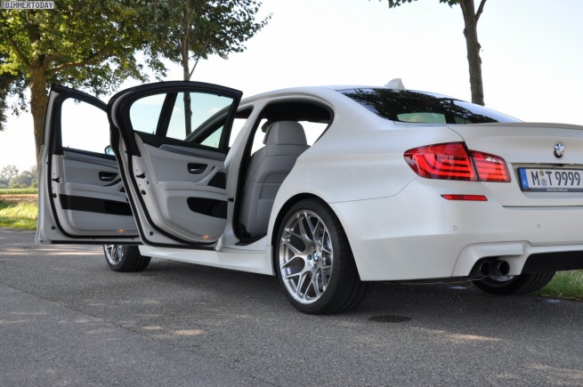 BMW-M5-F10-Frozen-White-Individual-2012-Innenraum-03