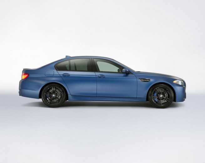 BMW-M5-M-Performance-Edition-blue-side