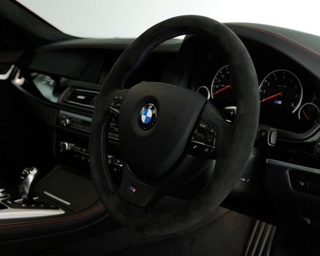 BMW-M5-M-Performance-Edition-steering-wheel