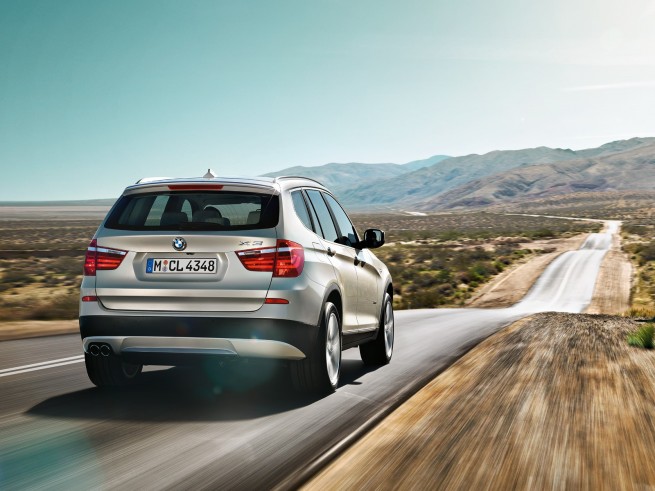 BMW-X3-F25-Wallpaper-06