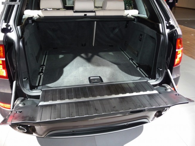 BMW-X5-xDrive40d-E70-LCI-07
